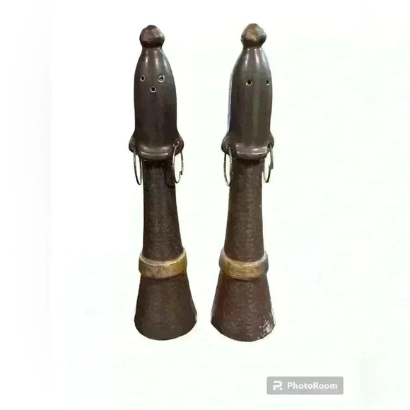 Vintage African Tribal Ceramic Salt & Pepper Shakers – Rare Hand-Painted MCM - Picture 4 of 6